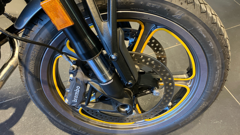 BMW R12 (24MY)